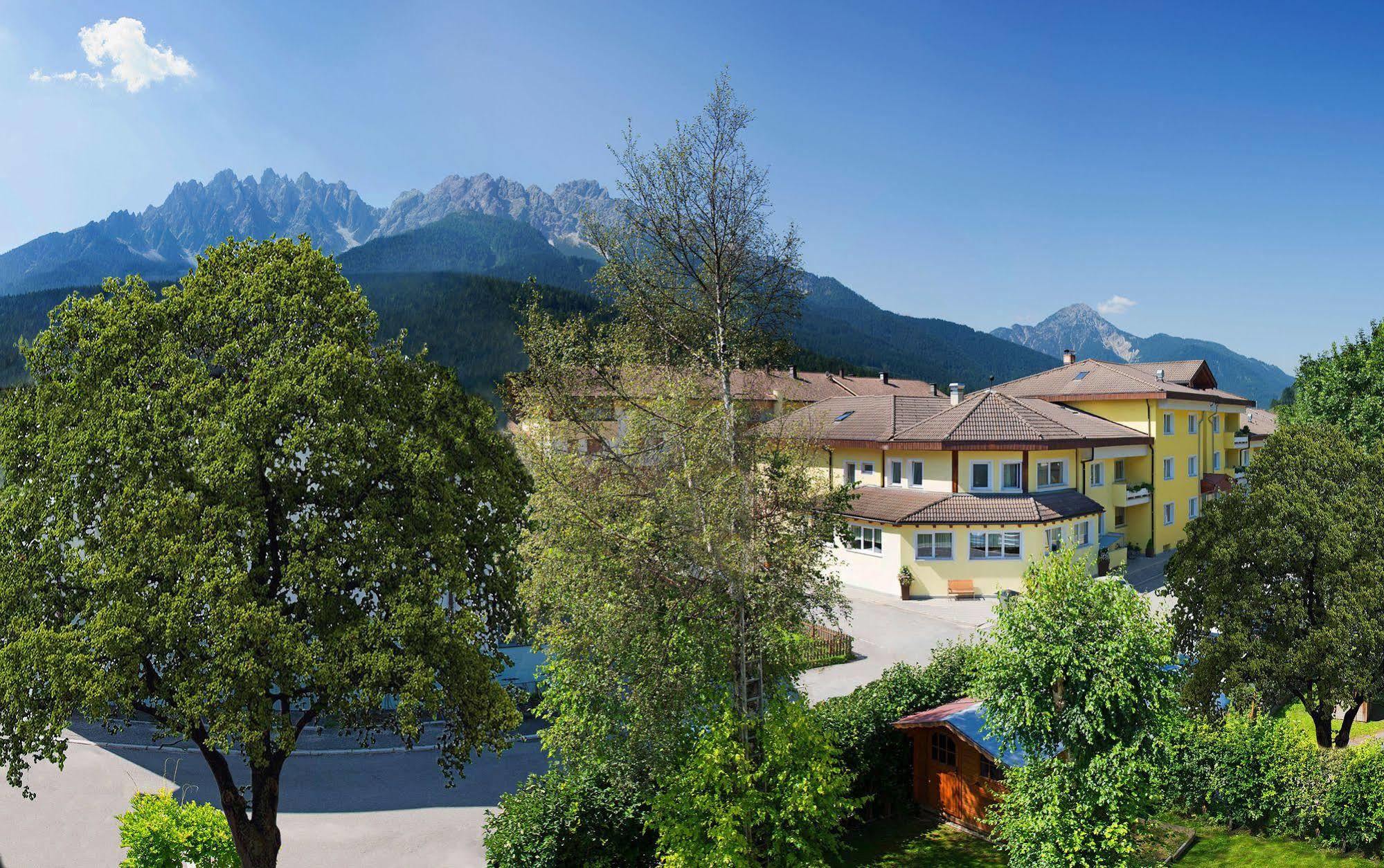 Hotel Baranci San Candido Kültér fotó