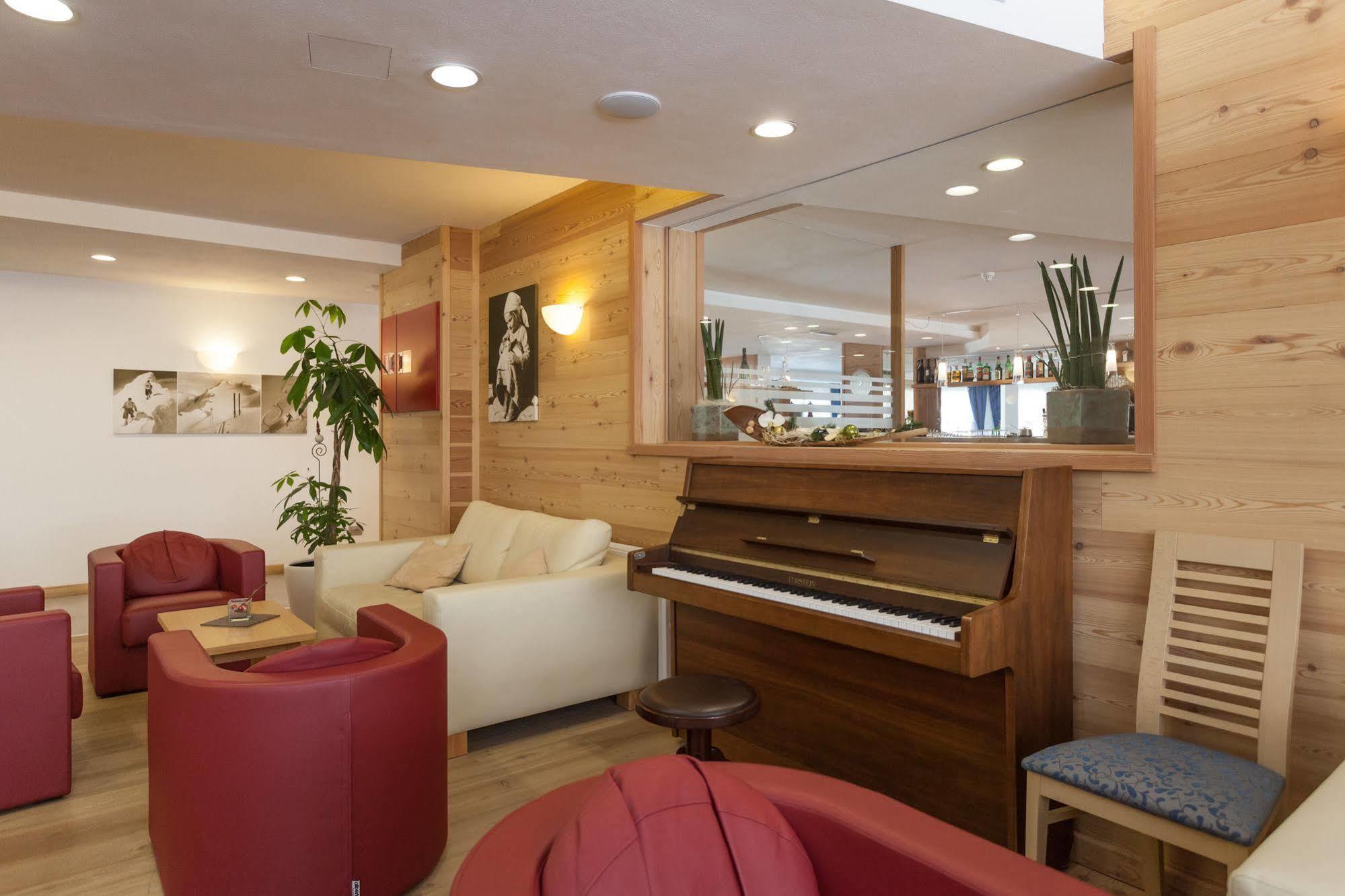 Hotel Baranci San Candido Kültér fotó