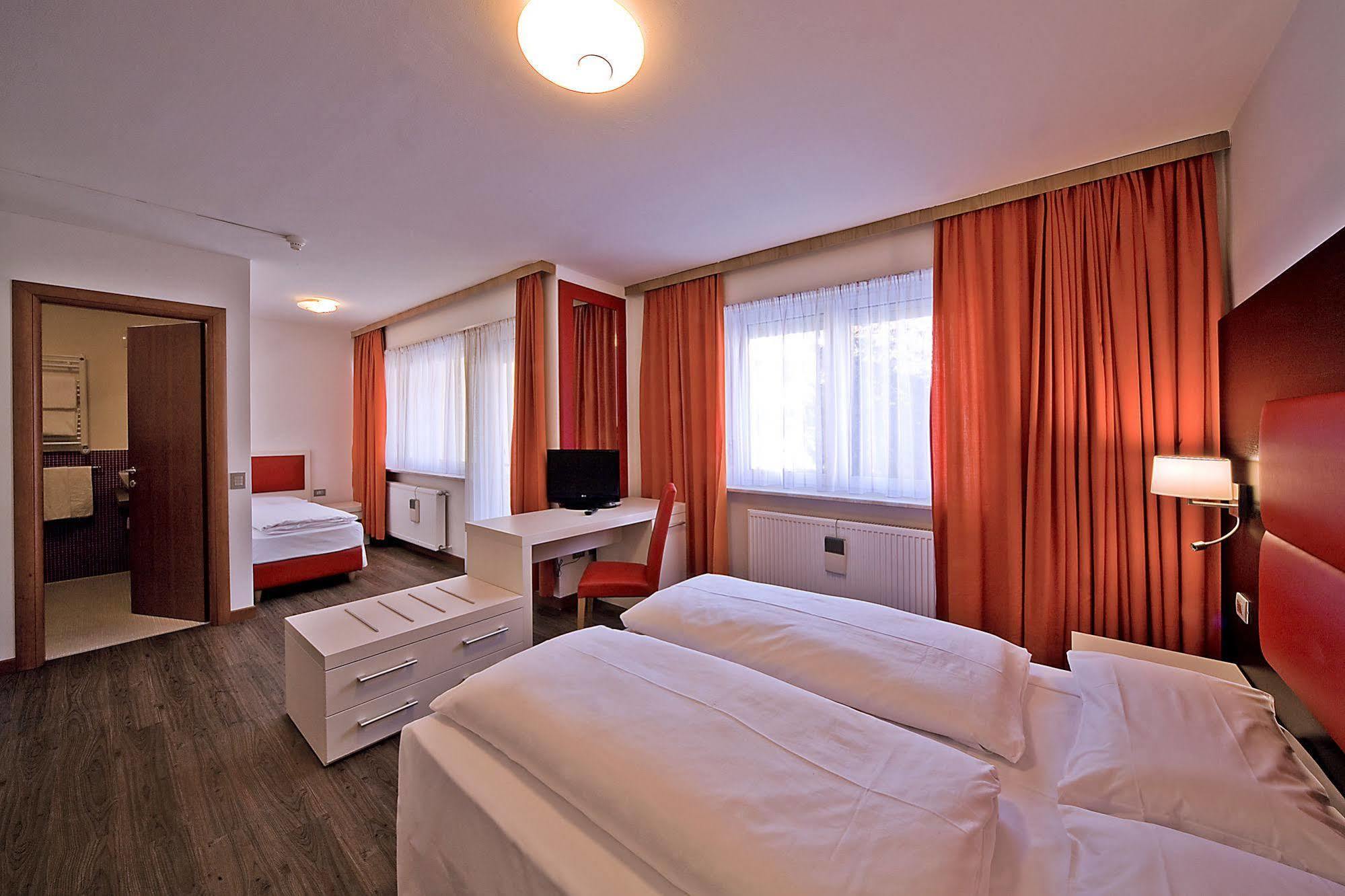 Hotel Baranci San Candido Kültér fotó