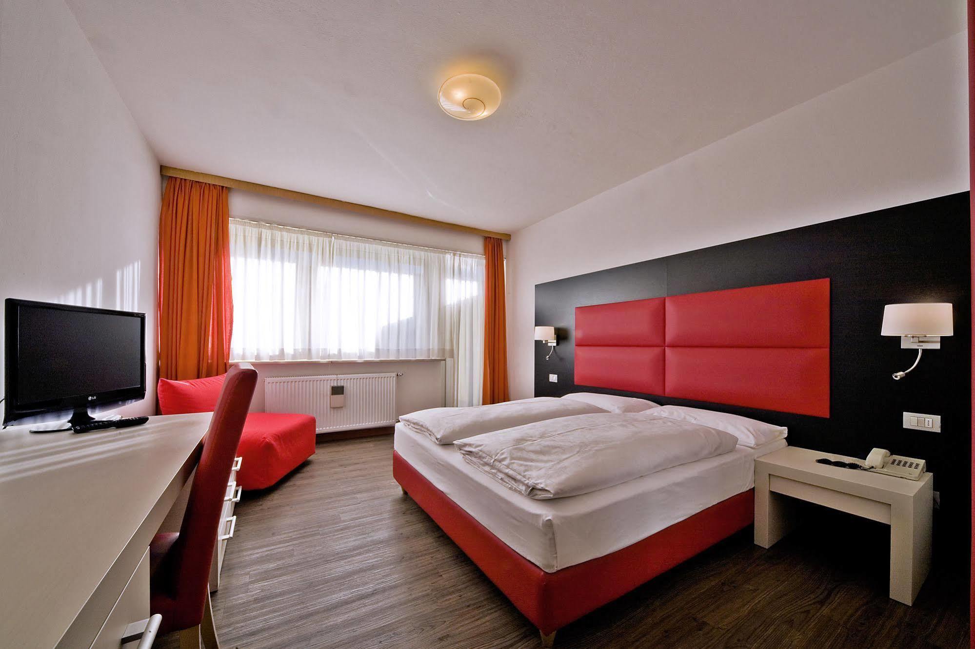 Hotel Baranci San Candido Kültér fotó